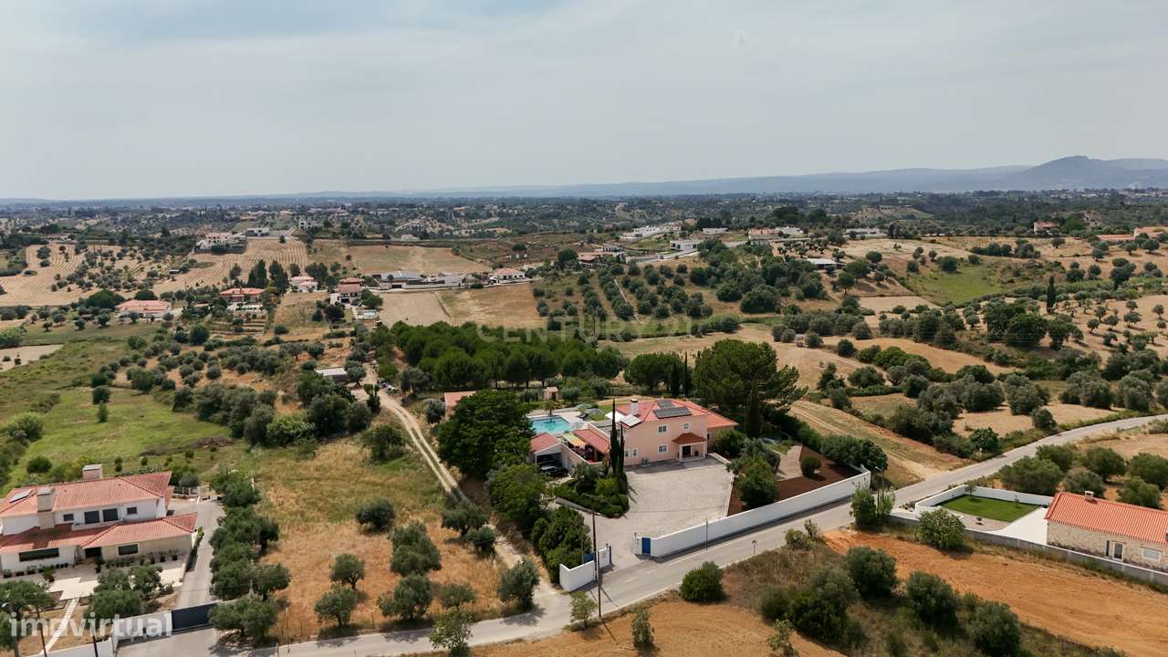 Propriedade Única com Piscina, Lago e Produção de Azeite-6
