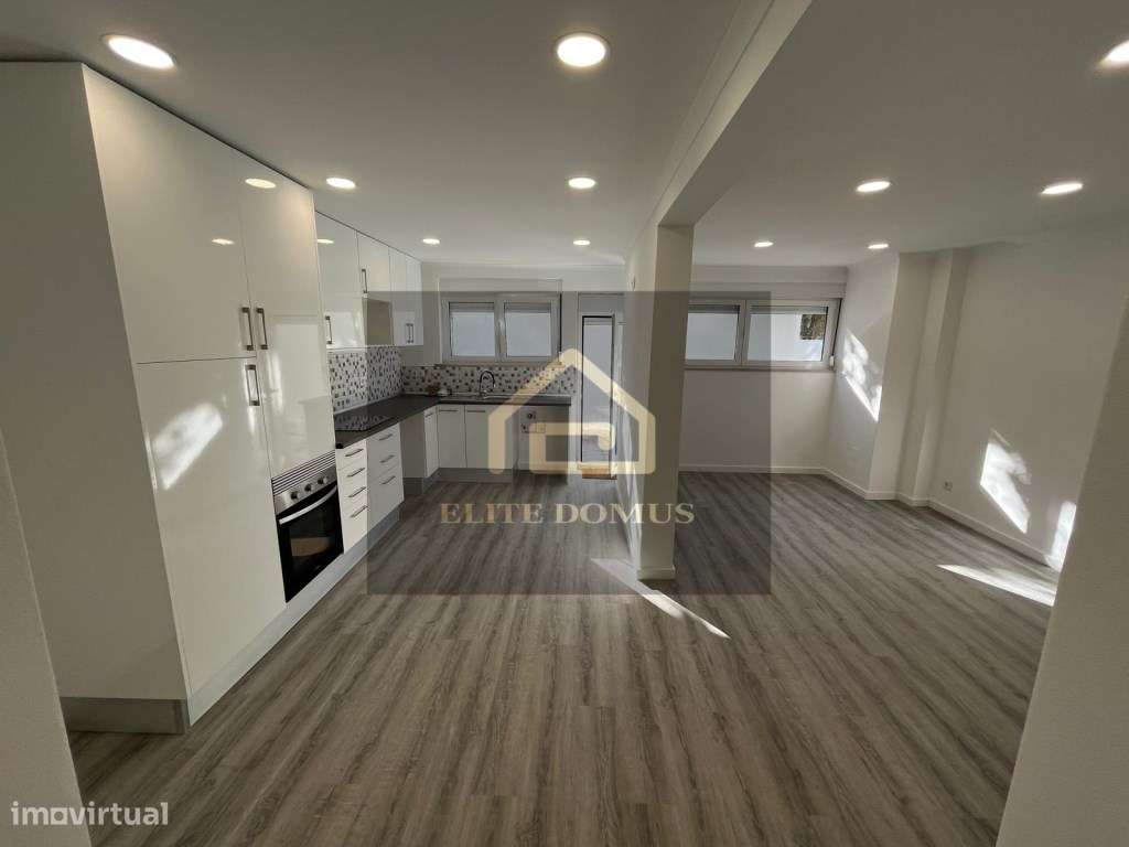 T2 com terraço, totalmente remodelado, Alfornelos!-0