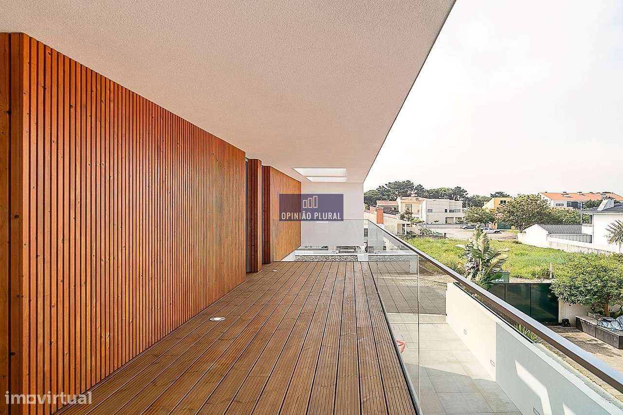 Espaçosa Moradia T4 com Escritório e Piscina - Pronta a Habitar-17