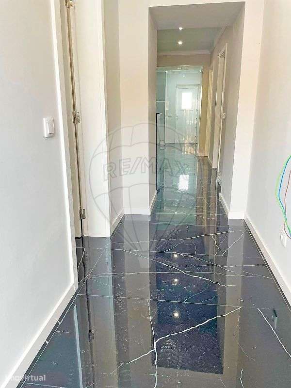 Moradia T5 para venda - Grande imagem: 2/22