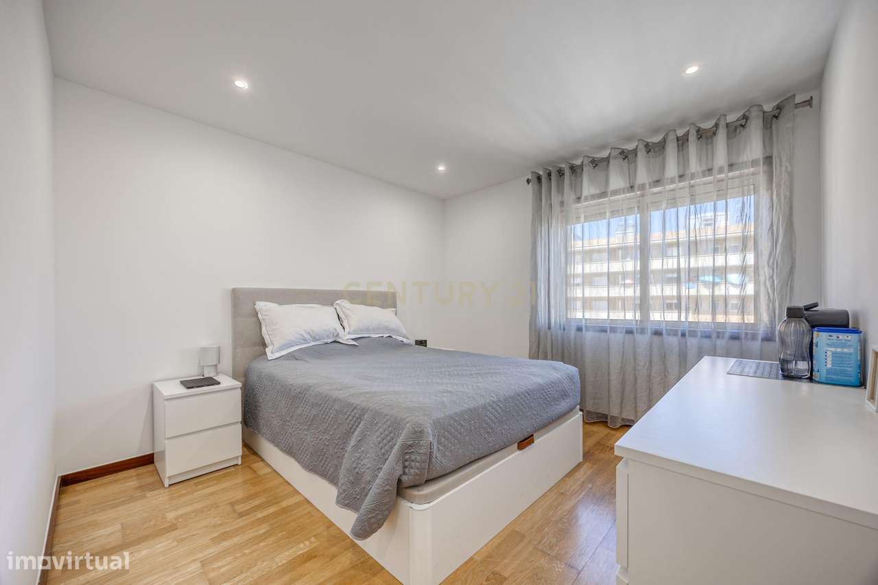 Apartamento T3 com varanda e Box fechada-17