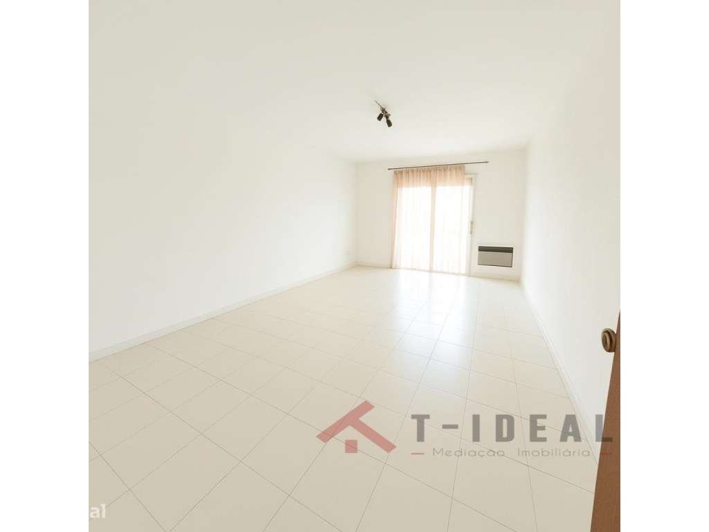 Apartamento T2 no centro de Torres Vedras - Grande imagem: 4/20