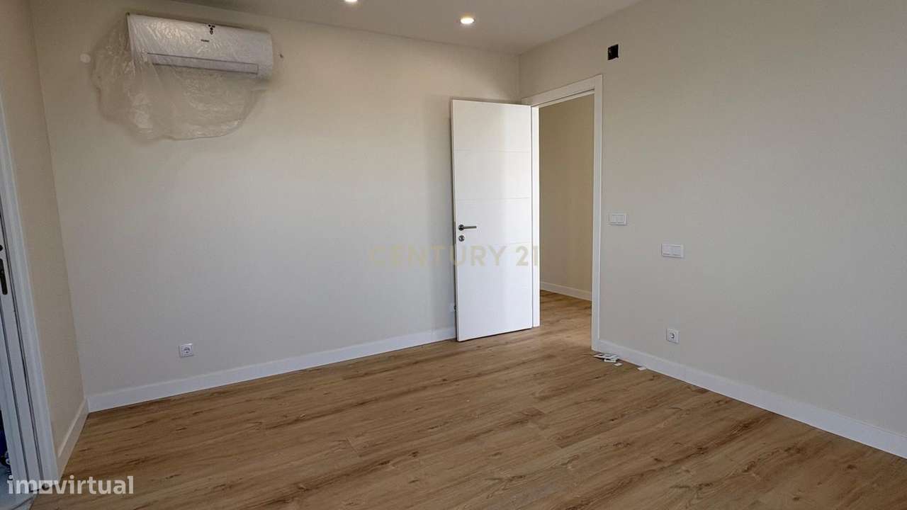 Moradia independente à venda em Famões, Odivelas-47