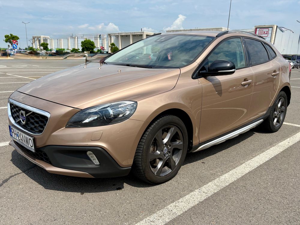Volvo V40 II [2012 - Prezent] D3 Aut Momentum 2013