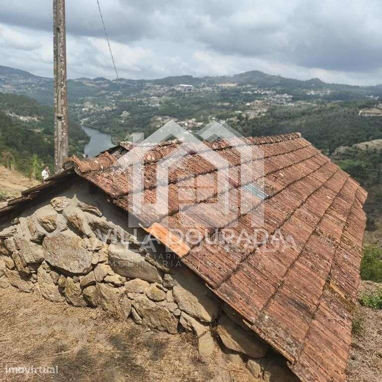 Casa com Terreno e vista sobre o Rio Douro-11