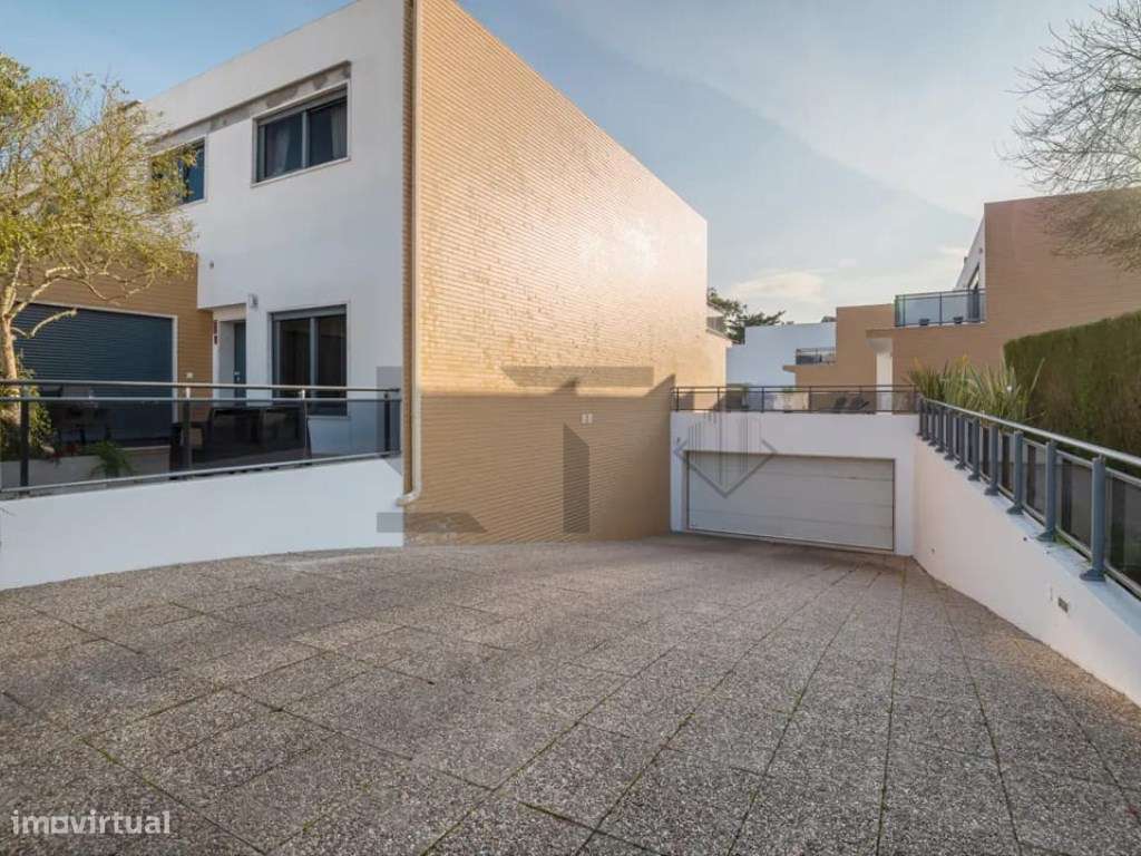 Fantástica Moradia T4 com Jardim Privativo e Piscina/Ginásio no Con... - Grande imagem: 5/6