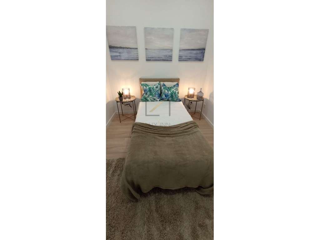 T3 renovado em Benfica - varanda e elevadores-15