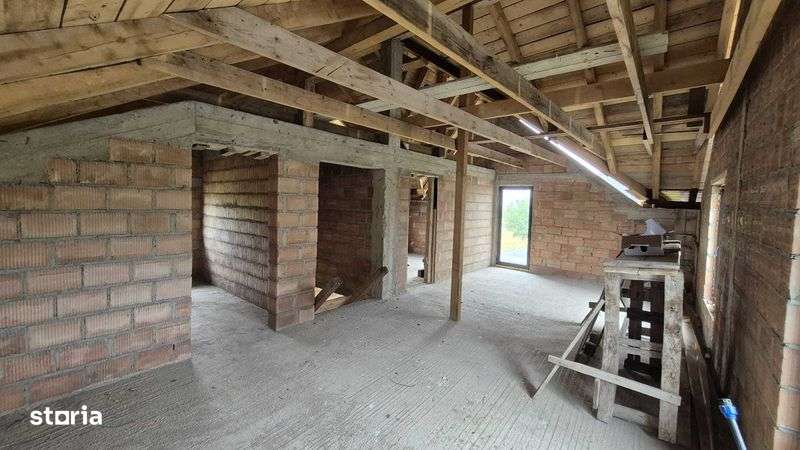 casa de vanzare la rosu - Imagine principală: 5/8