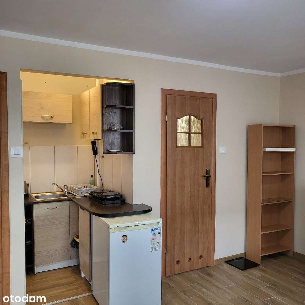 Kawalerka inwestycyjna, z umeblowaniem-0