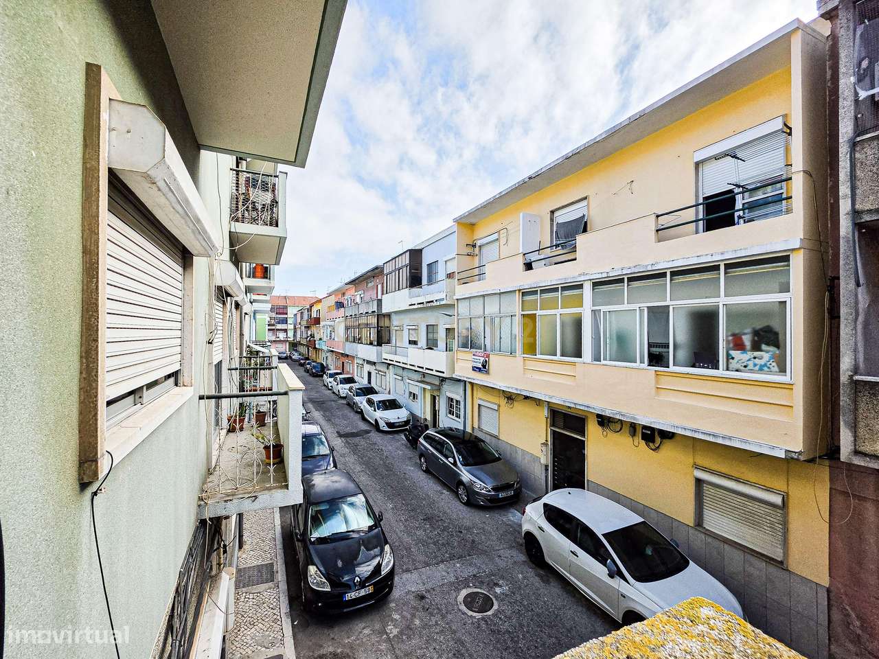 Apartamento T1 com Varanda em Localização Central-16