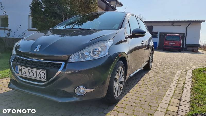 Peugeot 208 1.2 VTi Allure - 1