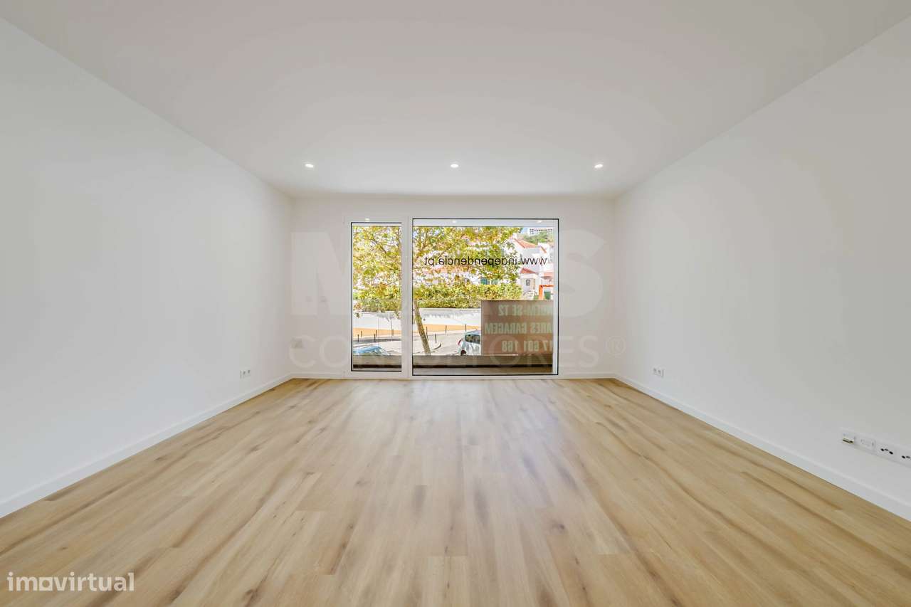 Apartamento T2 na Nazaré c/ 2 lugares de garagem - Grande imagem: 2/24