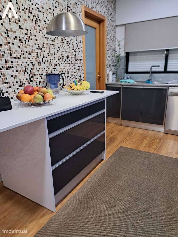 Cobertura T4 Duplex com terraços e duas garagens-5