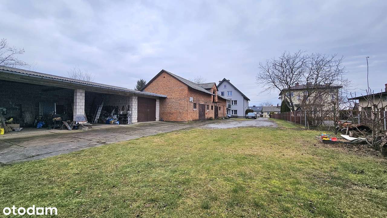 Przestronny dom z garażem w spokojnej okolicy-3