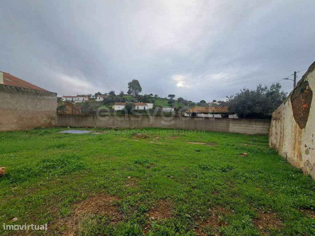 Moradia Térrea com enorme Quintal, a 3 Km da Praia Fluvial da Mina ... - Grande imagem: 5/29