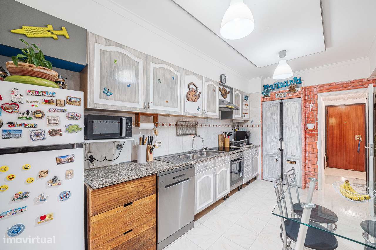 Apartamento T2 Remodelado | Tapada das Mercês-11