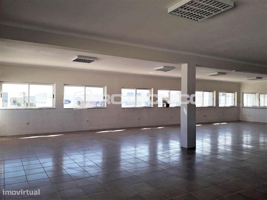 Armazém c/ 1.400m2 – Z. I. da Mota - Grande imagem: 5/15