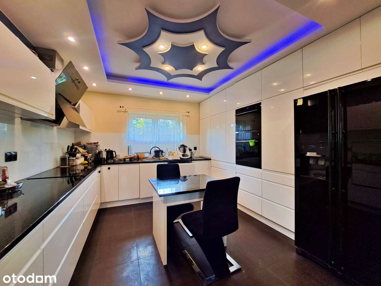 Dom w Radomiu z dużą działką i domkiem gościnnym.-3