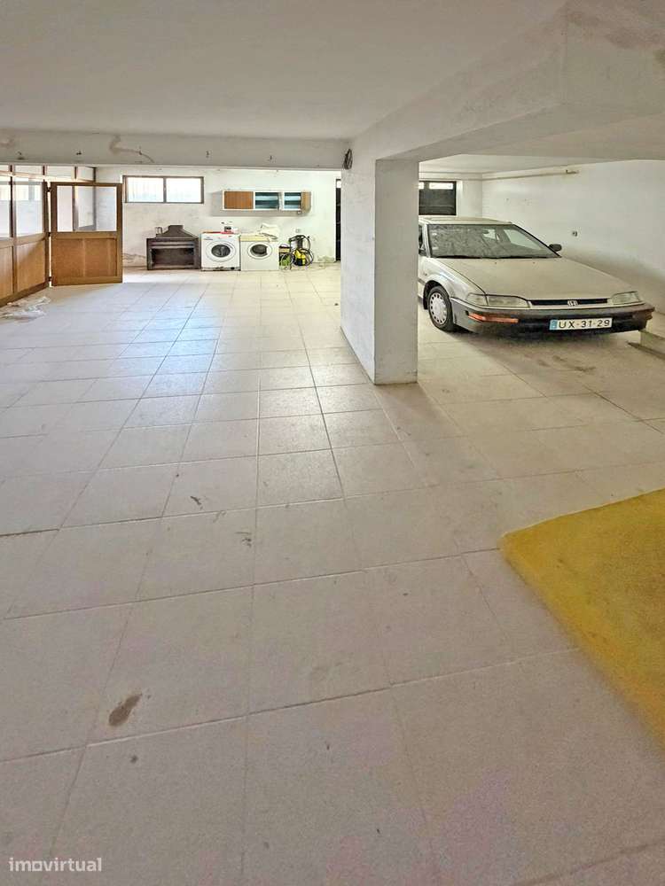 Moradia T4 de três frentes em Baguim do Monte - Exclusivo-14