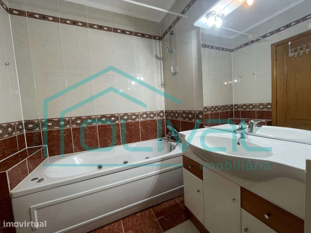 Apartamento T3 com parqueamento e arrecadação na 2ª Fase da Qta. Pi...-30