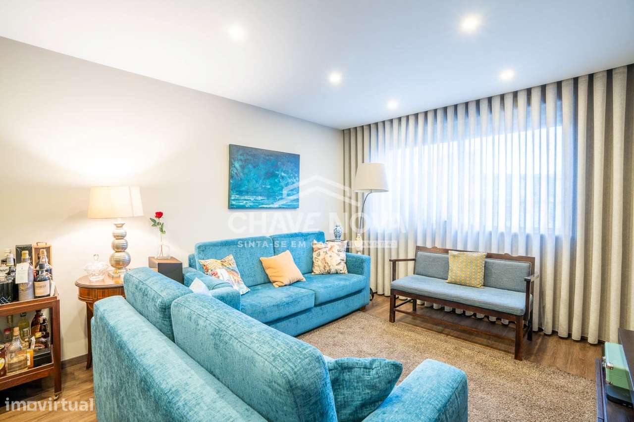 Apartamento T3 Renovado para venda em Lordelo do Ouro, Porto  Zona ...-0