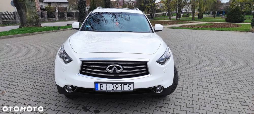 Infiniti QX70 - 2