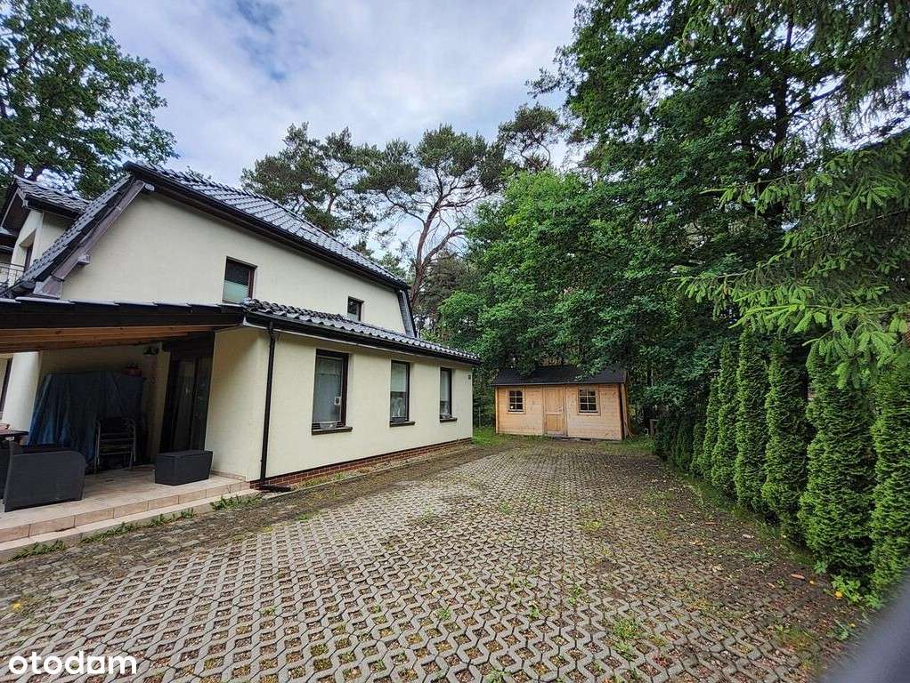 Uroczy pensjonat w lesie, blisko morza.-14