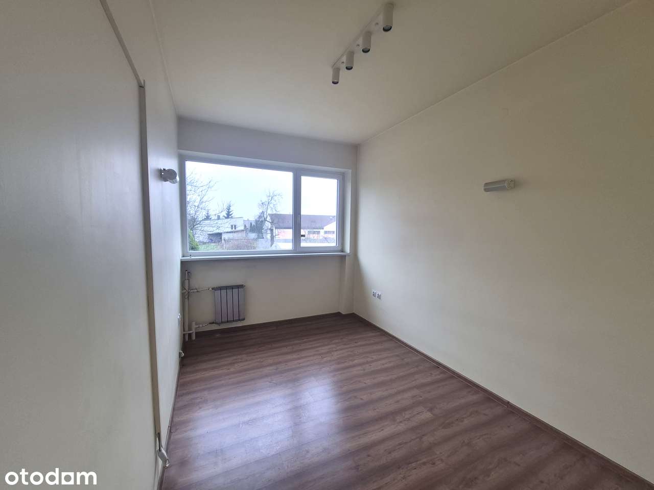Atrakcyjny lokal 195 m² na sprzedaż – centrum Szadku-7