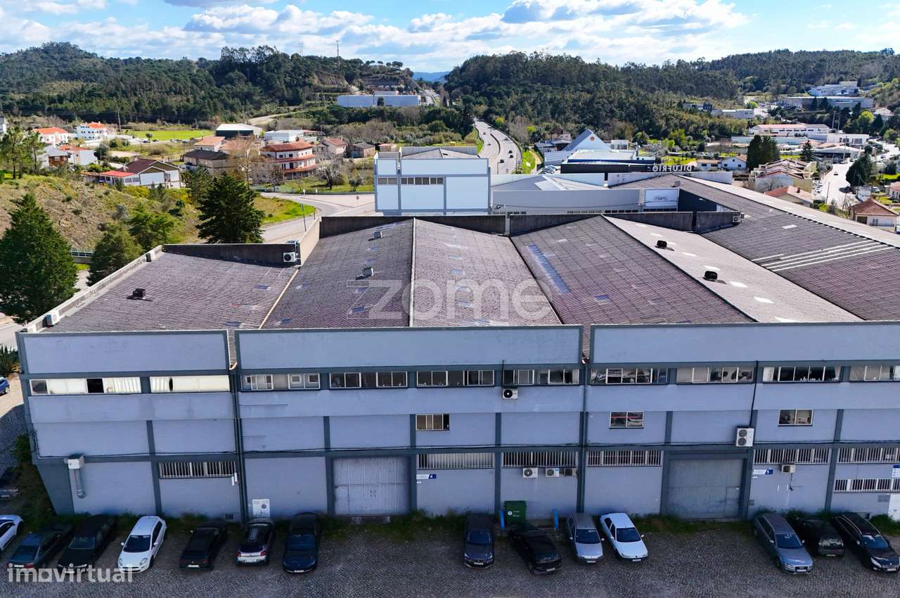 Armazém em excelente estado de conservação, com 3300m2 em Antanhol - Grande imagem: 2/17