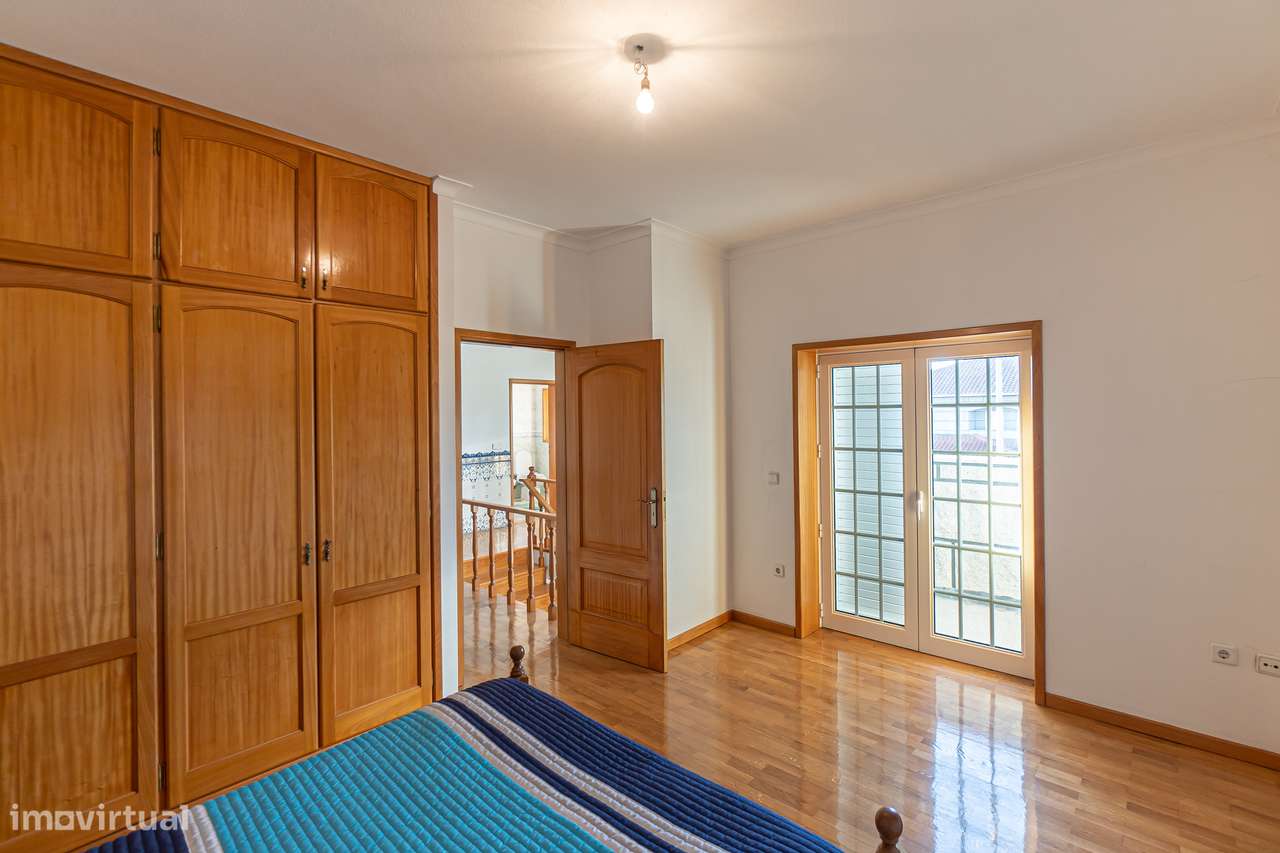 Moradia independente no centro de Alpendurada-19