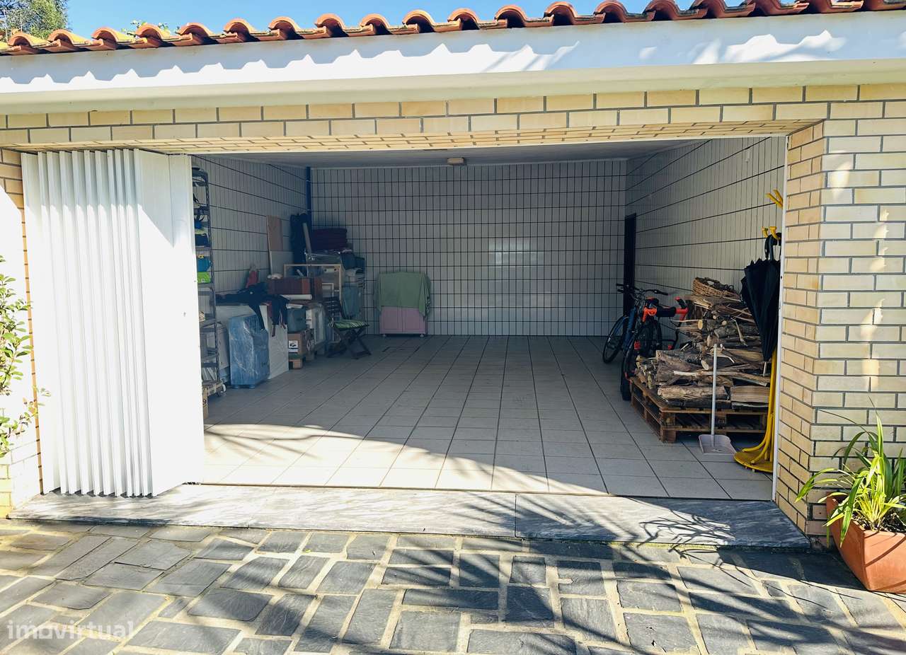 Moradia T4 de charme com grande jardim em zona tranquila-42