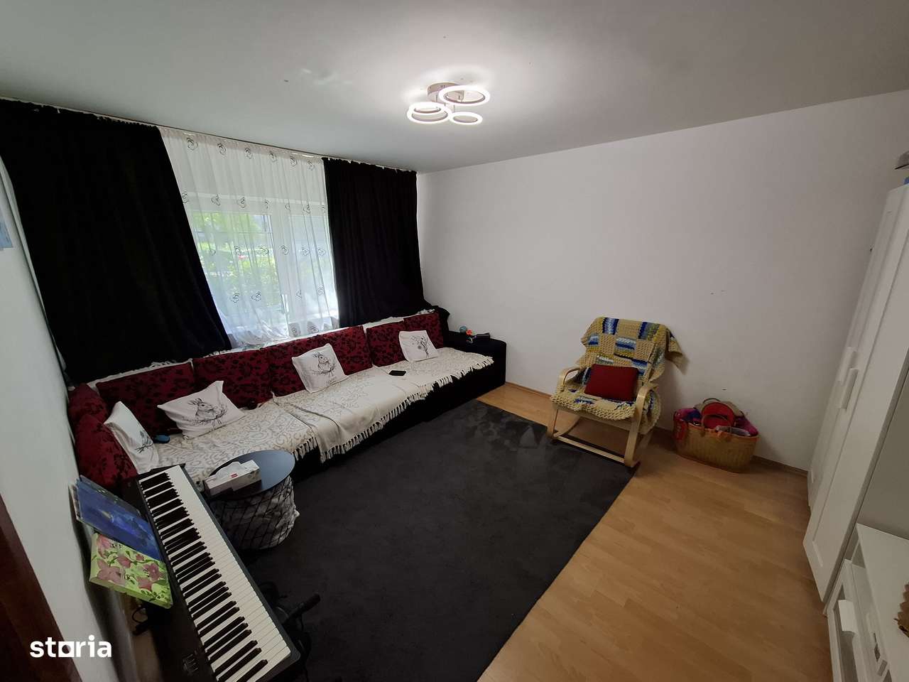 Apartament cu trei camere parter Inel II