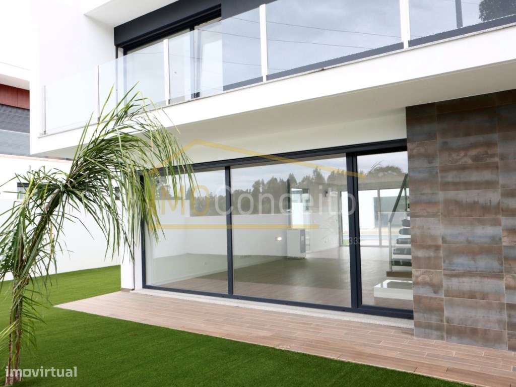 Moradia T5 | Isolada - Piscina e Garagem Fechada | Entroncamento - Grande imagem: 2/42