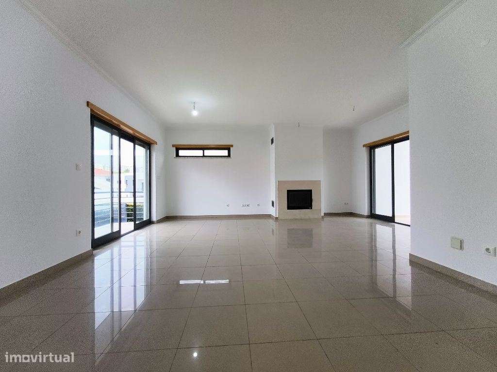 Moradia T5 Moderna no Feijó com 296 m² e Garagem de 100 m²  Confort... - Grande imagem: 4/23