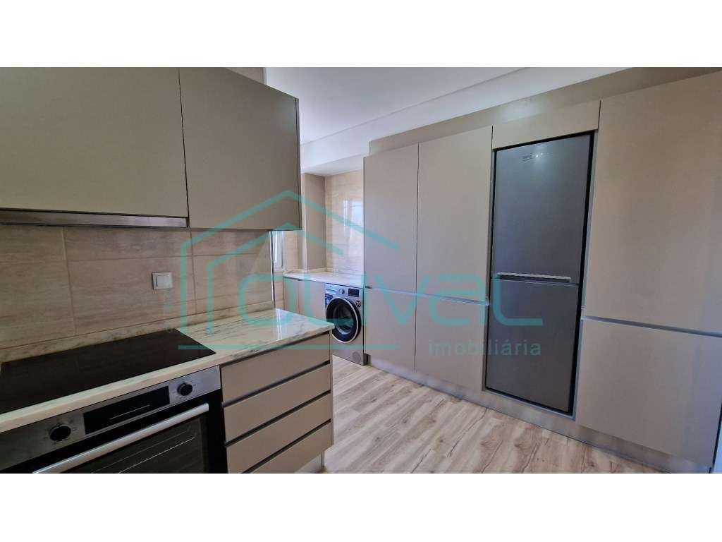 Apartamento T3 Novo Samora Correia-12