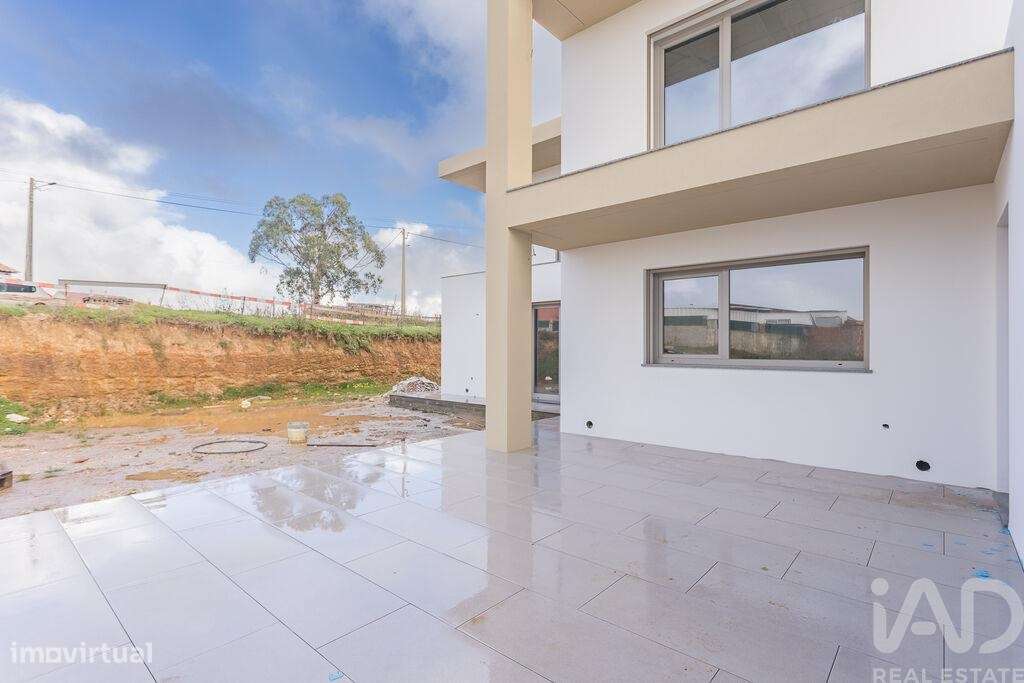 Casa T4 em Ponte do Rol de 220,00 m2 - Grande imagem: 2/30
