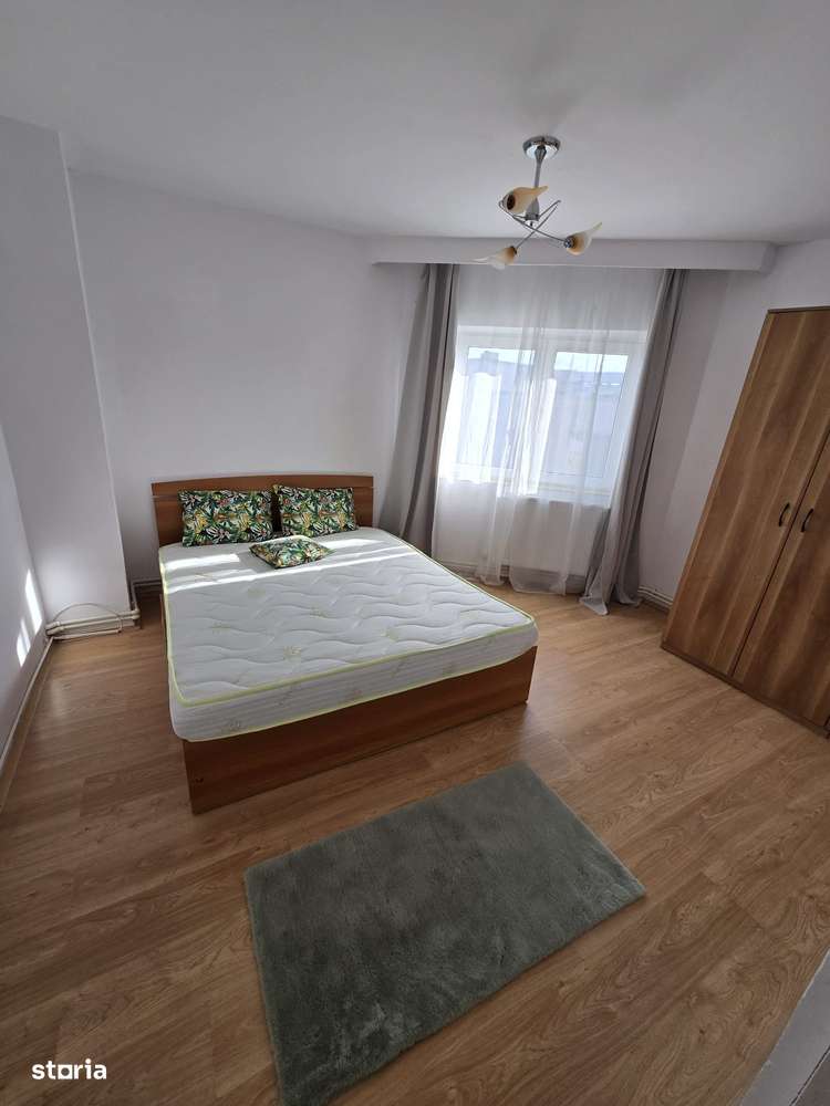 Apartament 2 camere decomandat zona Spitalul Militar - Imagine principală: 3/10