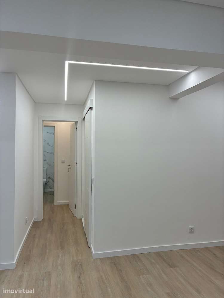 Apartamento T4 em Barreiro com Excelente Localização-13