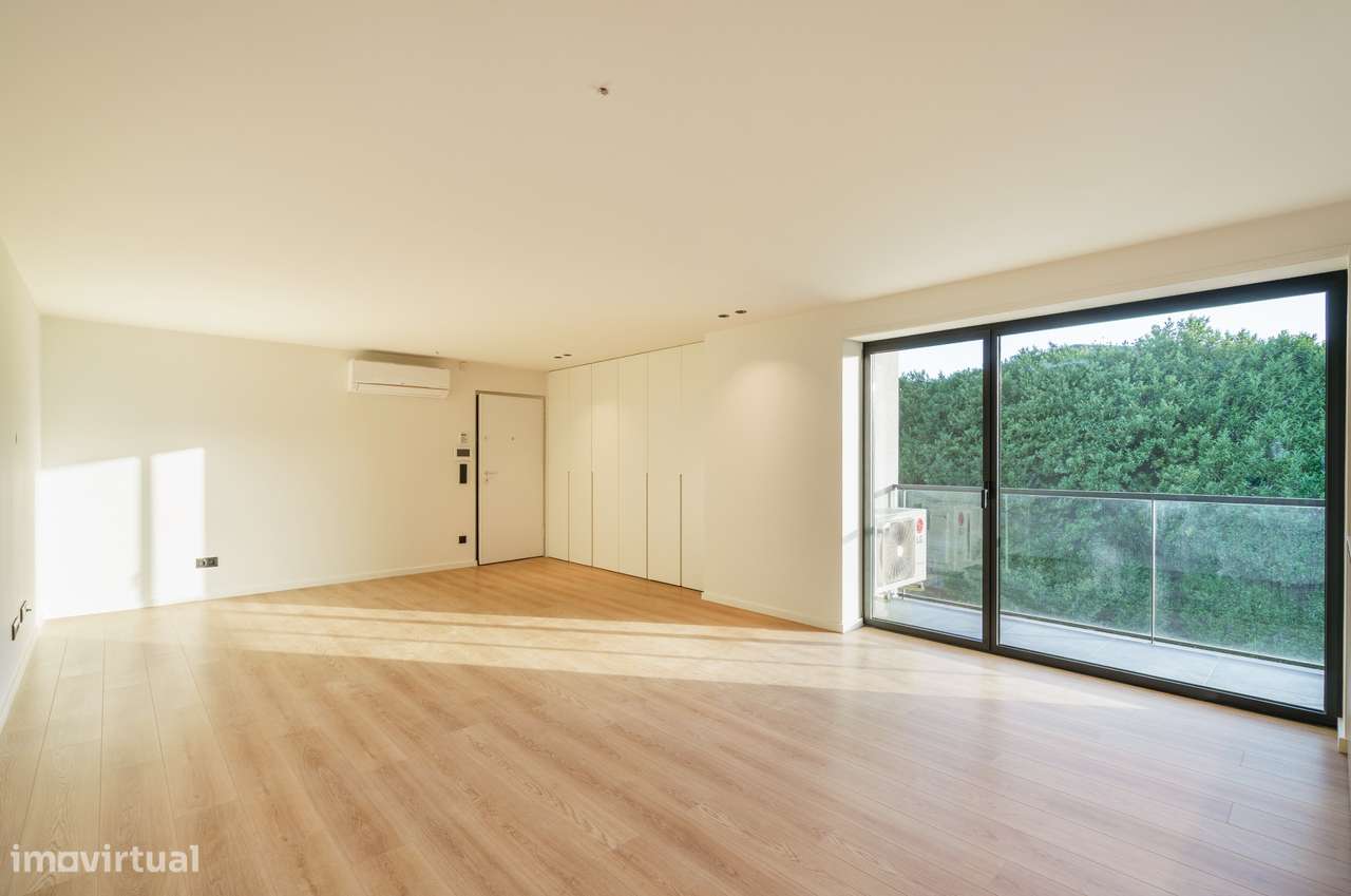 Apartamento T3 Novo com Vistas & Varanda-22