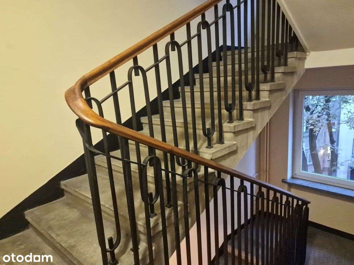 Centrum 4 pokoje,możliwość parkowania na-13