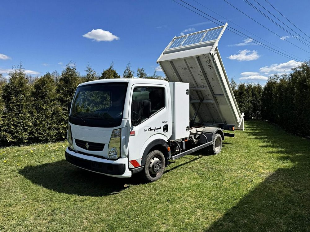 Renault Maxity 2011