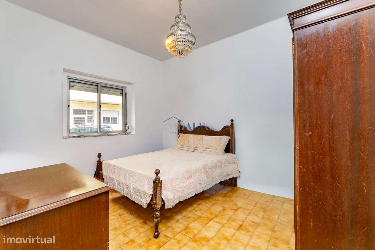 Moradia T2 com quintal no centro do Pinhal Novo, junto a transportes-8