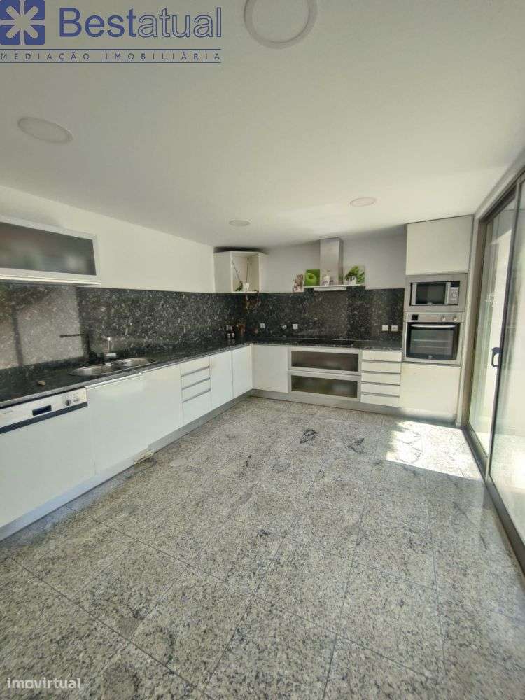 Moradia T 3 com piscina - Oportunidade!-23