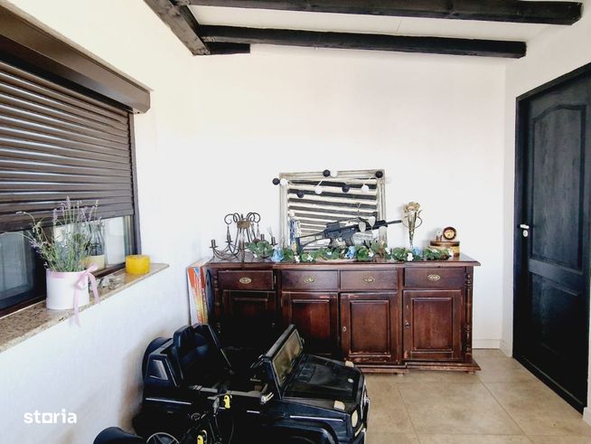 Casa deosebita de vanzare, Santandrei zona MegaImage-13