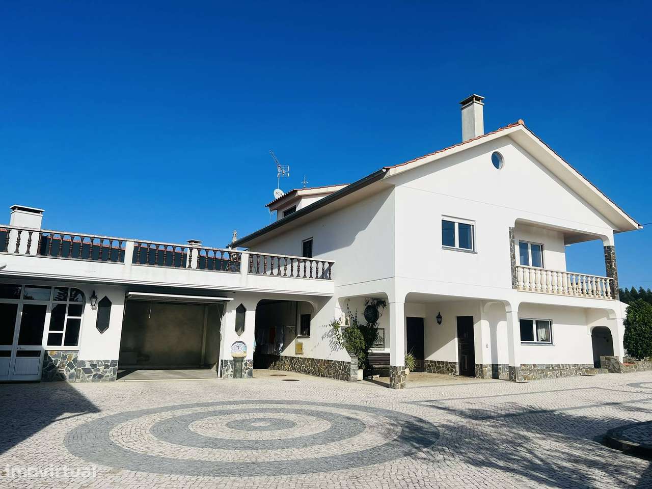 Moradia Unifamiliar T6 - M2974/23 - Grande imagem: 5/51