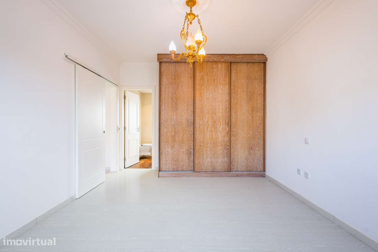 Moradia T4 renovada | Piscina Aquecida - Parceiros-41