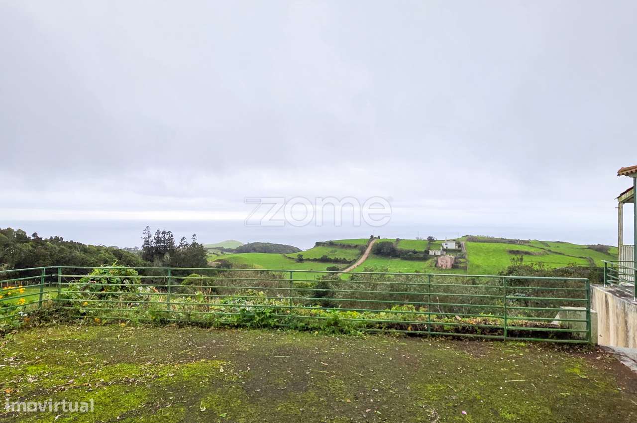 Moradia T2 com Dois Pisos Independentes, Varanda, Terraço e Vista Mar - Grande imagem: 3/35