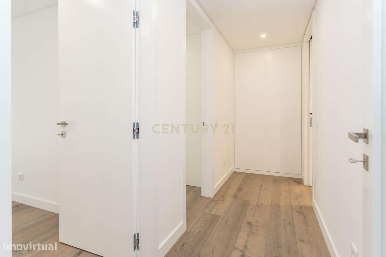 Dois Apartamentos Modernos (T3 + T2) na Qta. do Desembargador – Feijó-47