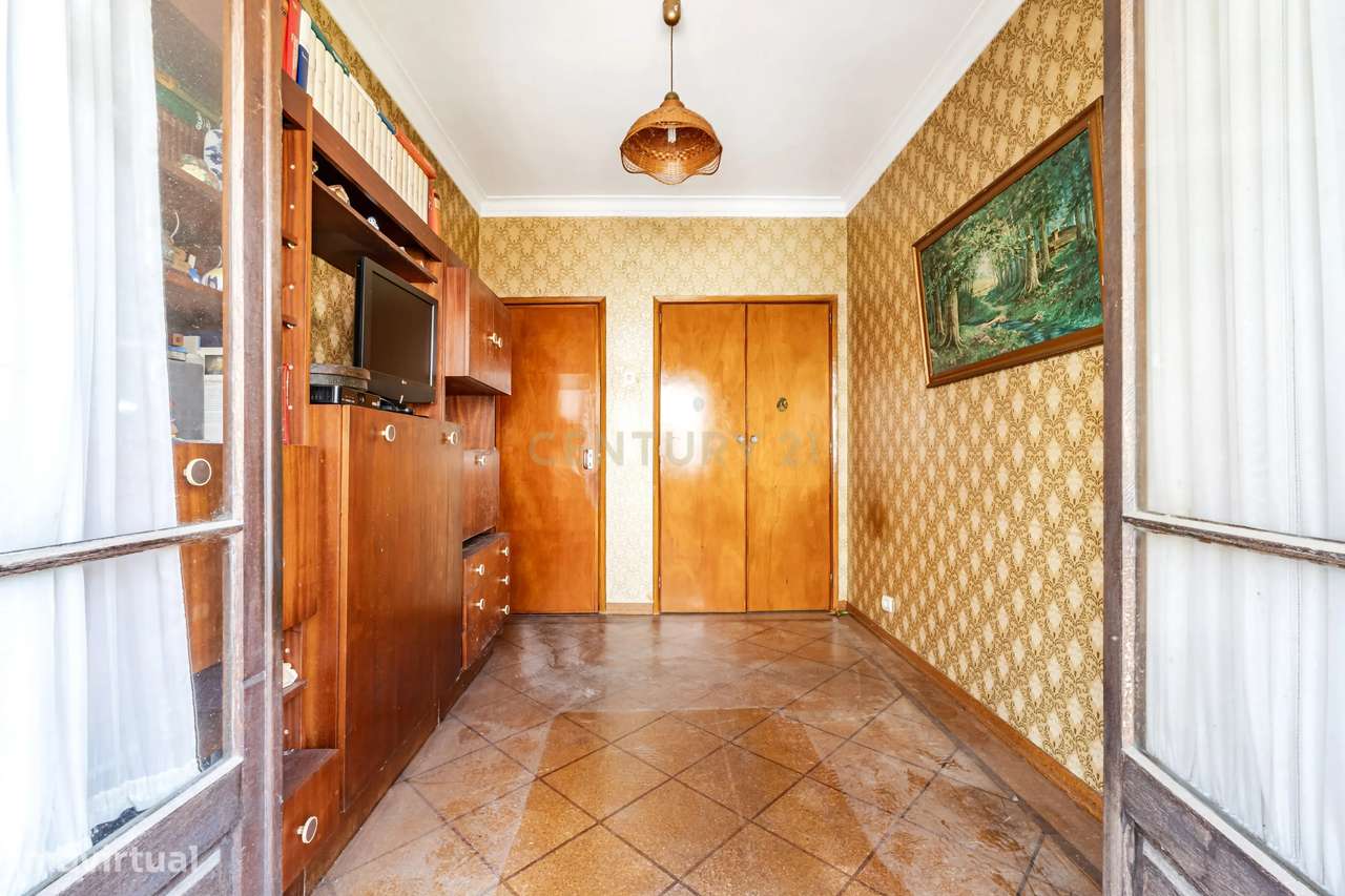Apartamento T4 - Laranjeiro-20