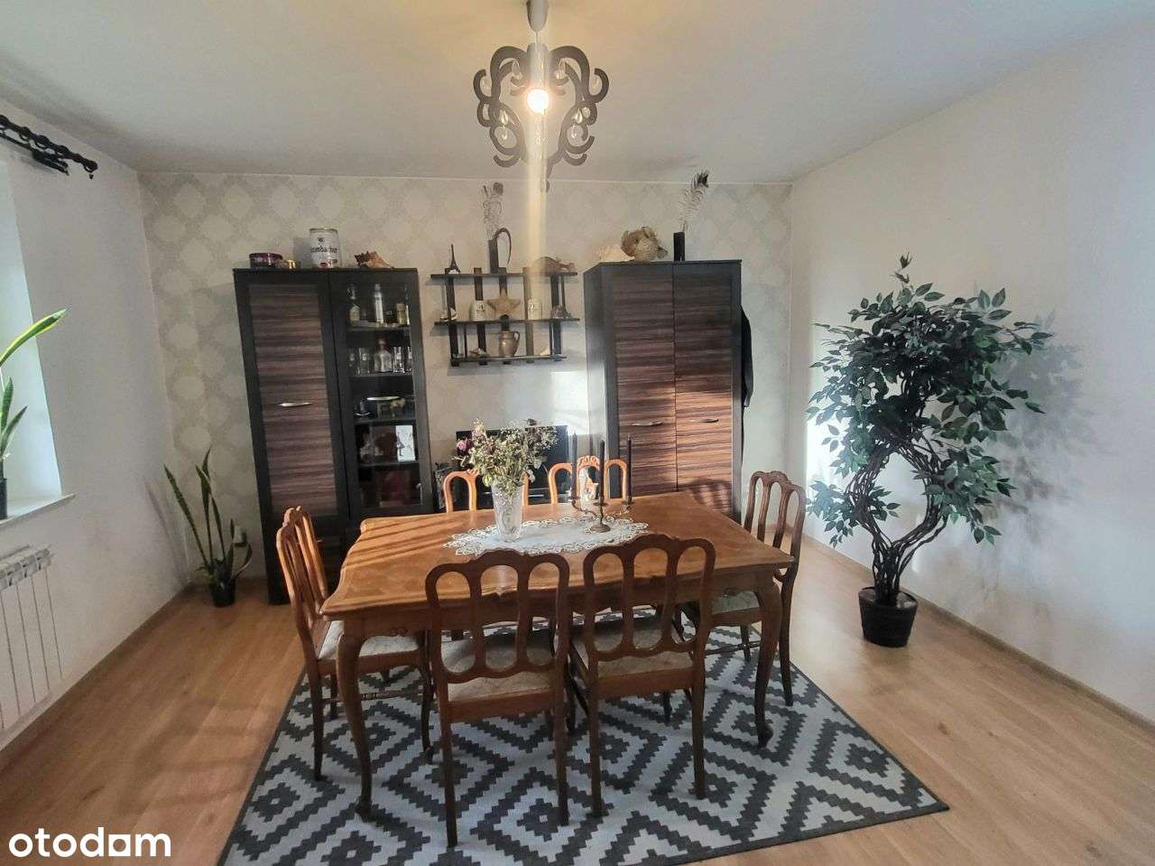 Piękny dom z dużą działką w Ostrowcu Świętokrzyski-6